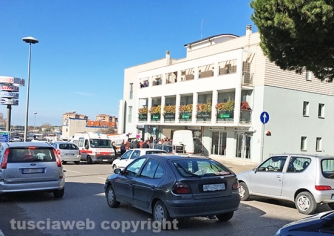 Sfonda vetrina col furgone
