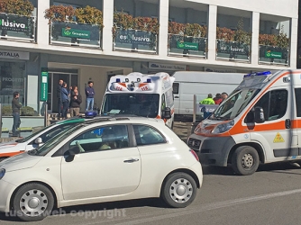 Sfonda vetrina col furgone