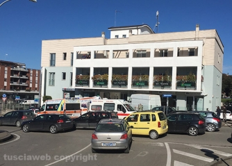 Sfonda vetrina col furgone