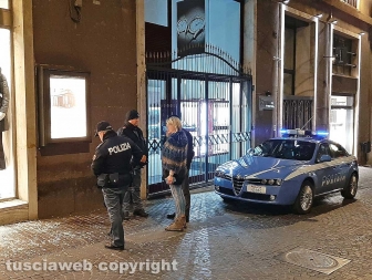 Viterbo - Sfondata vetrina al corso