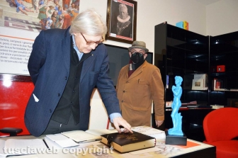 Sgarbi in biblioteca