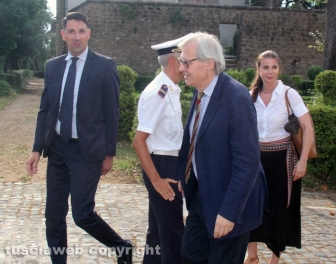 Sgarbi sindaco, il debutto