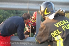 Viterbo -  Superstrada - L\'intervento dei vigili del fuoco