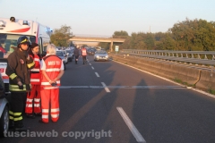 Viterbo -  Superstrada - L\'intervento dei vigili del fuoco e delle forze dell\'ordine