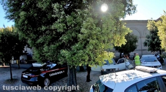 Viterbo - Si uccide con un colpo di pistola davanti al cimitero