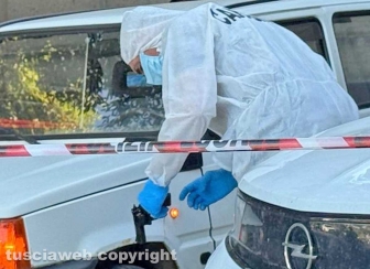 Viterbo - Si uccide con un colpo di pistola davanti al cimitero - L'arma