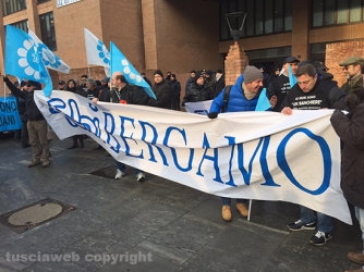 Sileoni e Camusso in piazza con i bancari