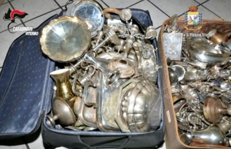Il materiale sequestrato nell\'operazione Silver & Gold