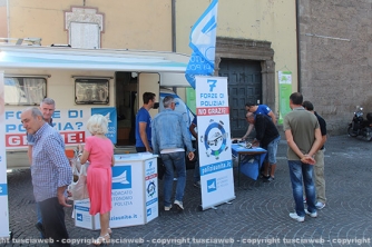 La manifestazione Sap agli Almadiani