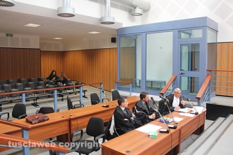 Processo Manca - L\'aula vuota, dopo la lettura del dispositivo