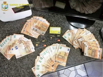 La Guardia di finanza smantella traffico di false griffe di lusso