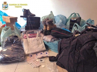 La Guardia di finanza smantella traffico di false griffe di lusso