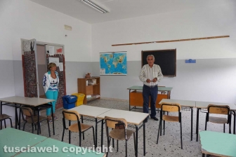 Sopralluogo dell'assessore Ricci in tre scuole in cui sono stati fatti interventi per la messa in sicurezza