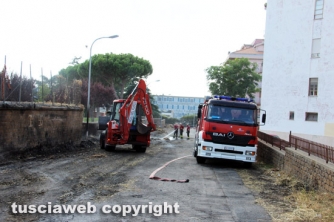 Vigili del fuoco - Spento l\'incendio al Pilastro