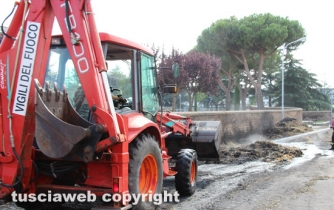 Vigili del fuoco - Spento l\'incendio al Pilastro