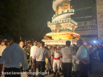 Minimacchina di santa Rosa - Spirale di fede sfila per le vie del Pilastro