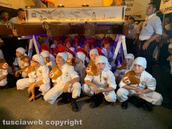 Minimacchina di santa Rosa - Spirale di fede sfila per le vie del Pilastro