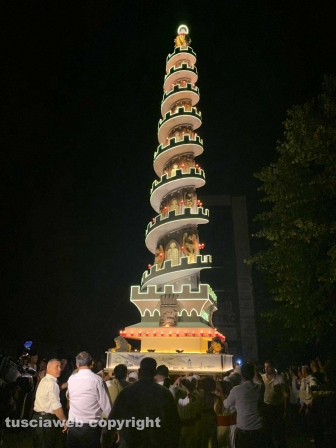 Minimacchina di santa Rosa - Spirale di fede sfila per le vie del Pilastro