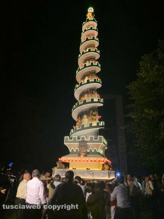 Minimacchina di santa Rosa - Spirale di fede sfila per le vie del Pilastro