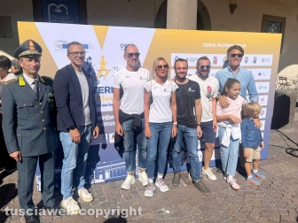 Viterbo - Srotolata la bandiera d’Europa per la Half Marathon