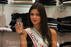 Miss Italia, Stefania Bivone, a Viterbo - alla profumeria Glamour