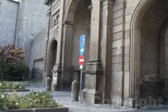 Straziate le porte monumentali - Porta Fiorentina