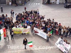 Il corteo degli studenti in piazza del Comune