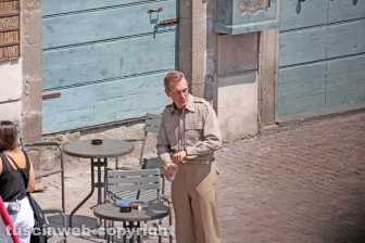 Sul set del telefilm Catch-22