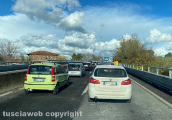 Viterbo - Superstrada chiusa - Traffico in tilt