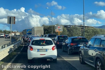 Viterbo - Superstrada chiusa - Traffico in tilt