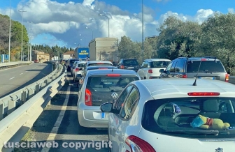 Viterbo - Superstrada chiusa - Traffico in tilt