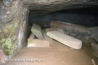 Etruschi - Castel d\'Asso - Sversamenti nell\'Urcionio