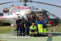I volontari della protezione civile nell\'elisuperficie