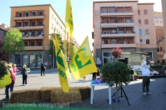 Taglio del nastro al mercatino di Coldiretti