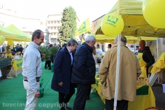 Taglio del nastro al mercatino di Coldiretti