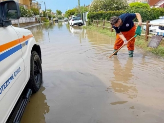 Tarquinia Lido allagata - l'intervento dei volontari dell'Aeopc