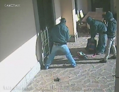 Tentato furto in villa - Le immagini degli scassinatori in azione