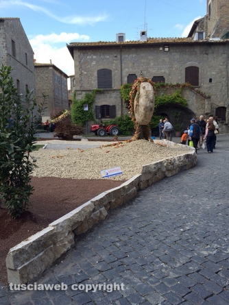 San Pellegrino in fiore - The bright side of the moon