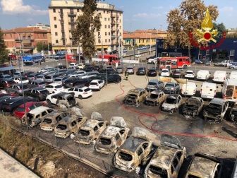 Bologna - Tir esplode sul raccordo