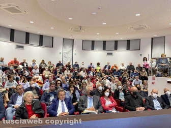 Toni Capuozzo fa il pieno alla sala conferenze di Unindustria