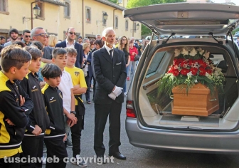 Vallerano - Tra le lacrime, l'addio a Emiliano Morelli