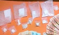 Parte della droga sequestrata