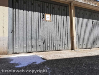 Civita Castellana - Si uccide con un colpo di pistola in garage