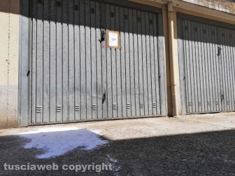 Civita Castellana - Si uccide con un colpo di pistola in garage