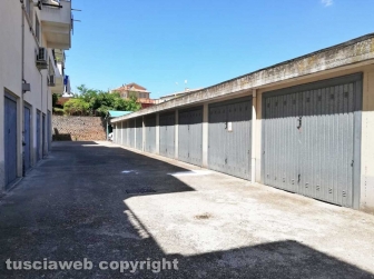 Civita Castellana - Si uccide con un colpo di pistola in garage