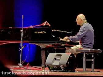 Tre pianoforti per la Sla al teatro Unione - Enrico Pieranunzi