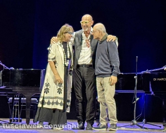 Tre pianoforti per la Sla al teatro Unione - Rita Marcotulli, Dado Moroni e Enrico Pieranunzi