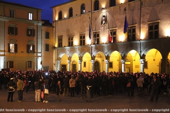 Flash mob a piazza del Comune