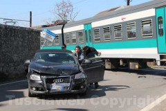 Treno contro auto