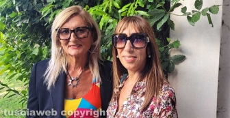 Tribunale - Visita al Giardino della solidarietà - La presidente dell'ordine degli avvocati Caterina Boccolini e l'assessore alle politiche sociali Patrizia Notaristefano